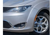 $16607 : Chrysler Pacifica 2020 Touri thumbnail