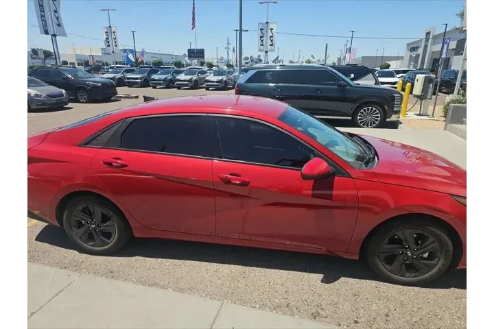 $21114 : Hyundai ELANTRA 2023 SEL 4dr image 2