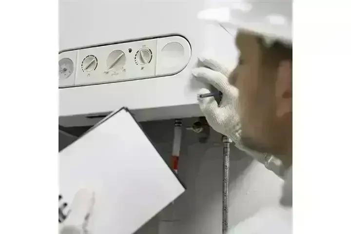 SOLICITO PLOMEROS image 2