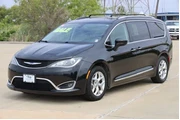 $16545 : Chrysler Pacifica 2019 Touri thumbnail