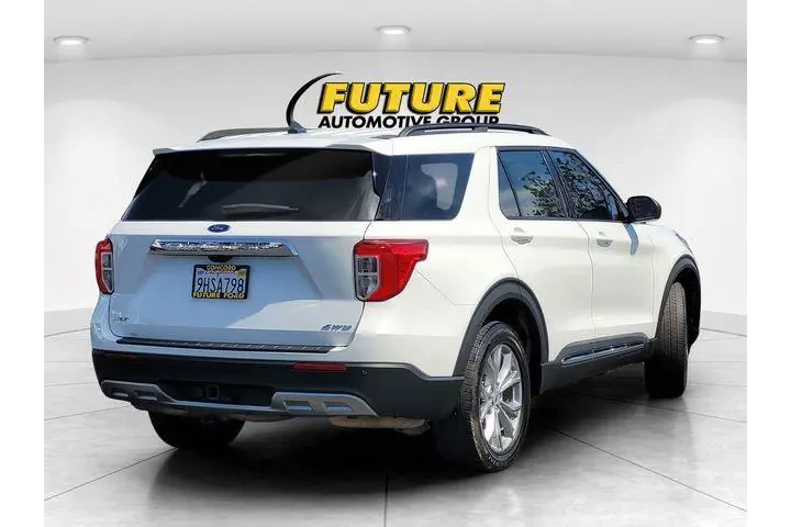 $30788 : Ford Explorer 2023 AWD XLT 4 image 9