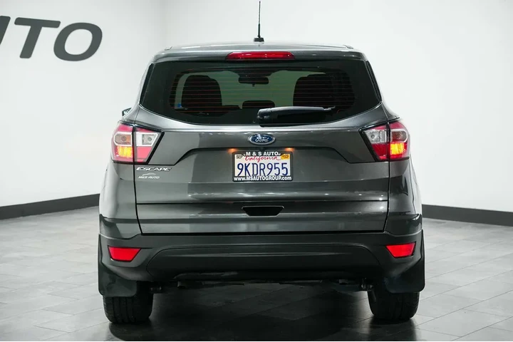 $9491 : 2017 Escape image 5