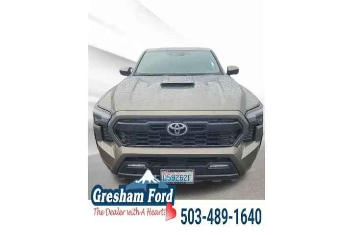 $39117 : Toyota Tacoma 2024 4x4 TRD S image 2