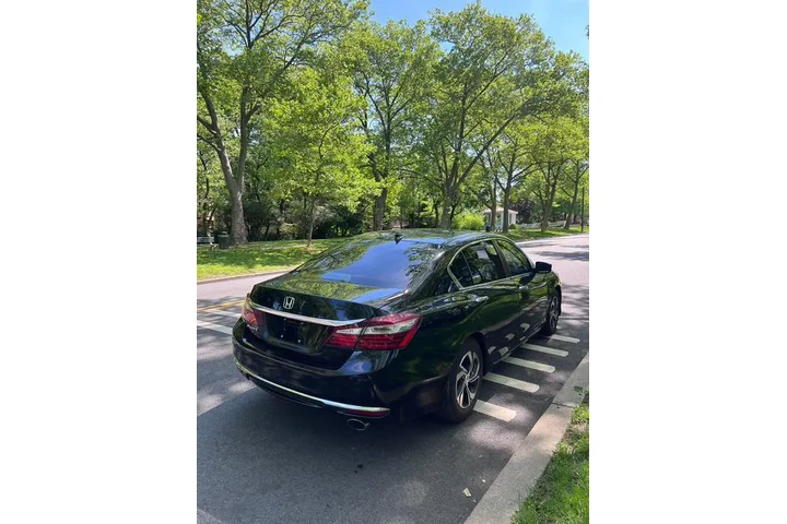 $13995 : Used 2016 Accord Sedan 4dr I4 image 7