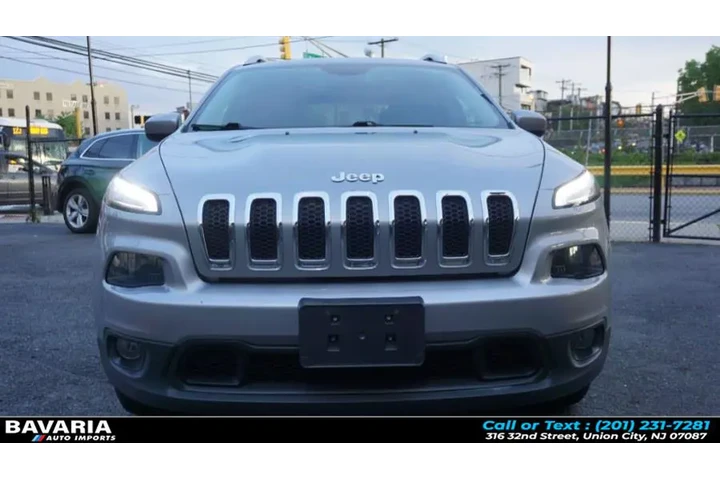 $11395 : 2017 Cherokee Latitude 4x4 image 2