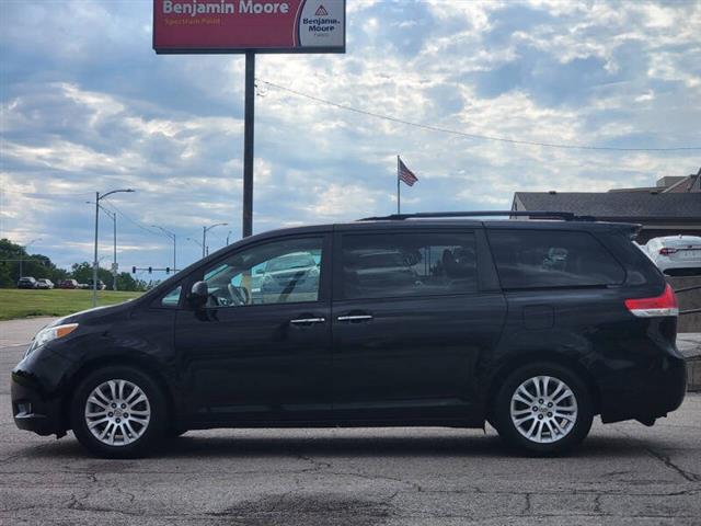 $12490 : 2012 Sienna XLE 8-Passenger image 5