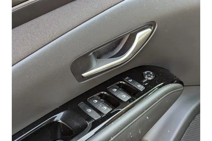 $29995 : Hyundai TUCSON Hybrid 2024 A image 9