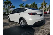 $32990 : Tesla Model Y 2024 AWD Long thumbnail