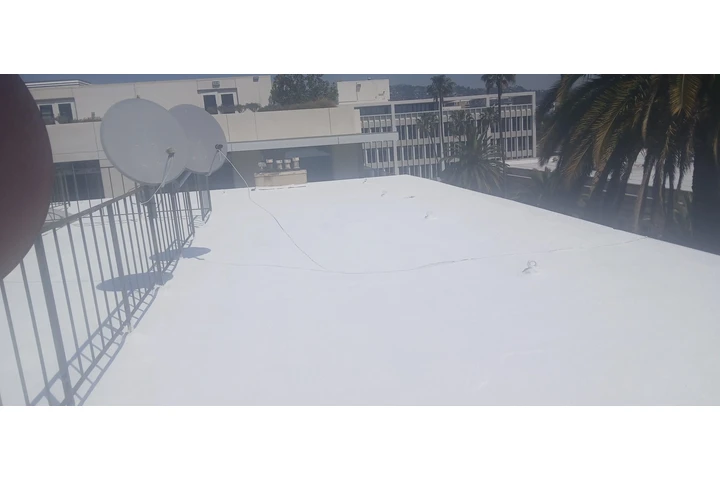 Se busca trabajo de roofing image 2