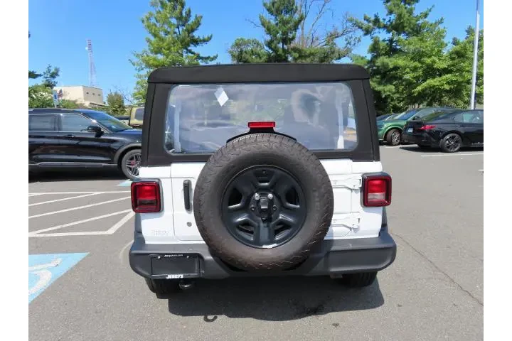 $28000 : Jeep Wrangler 2024 4x4 Sport image 6