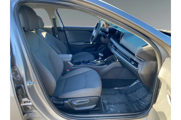 $26956 : Kia K4 2025 image 9