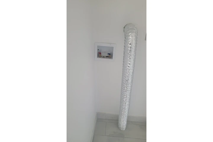 $1650 : Single Bungalow townhouse image 9