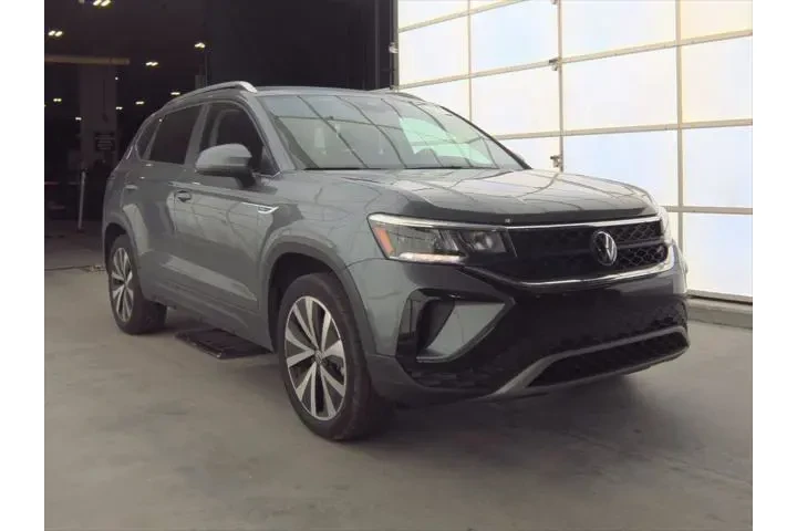 $20000 : Volkswagen Taos 2024 SE 4dr image 3