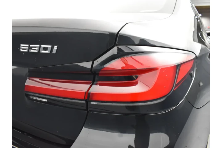 $28295 : BMW 5 Series 2022 AWD 530i x image 7