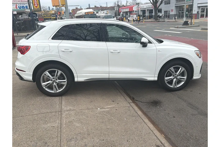 $21977 : Audi Q3 2020 AWD quattro S l image 7