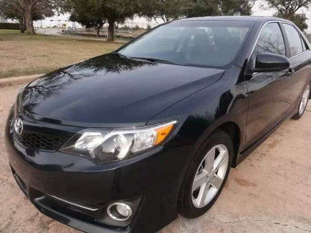 $7000 : 2014 Toyota Camry SE image 1