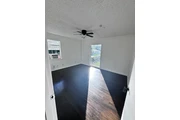 $900 : Esta casa renovada ya está thumbnail