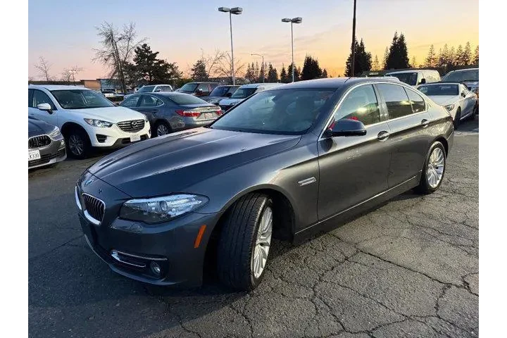 $15965 : BMW 5 Series 2016 528i 4dr S image 3