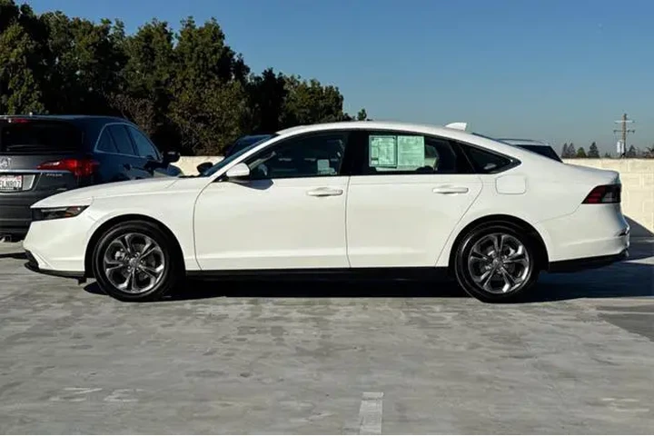 $26739 : Honda Accord 2024 EX 4dr Sed image 6