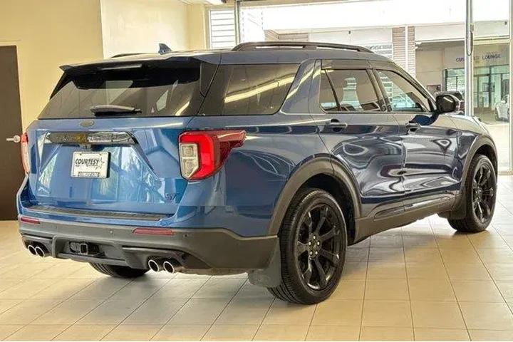 $29677 : Ford Explorer 2020 AWD ST 4d image 4