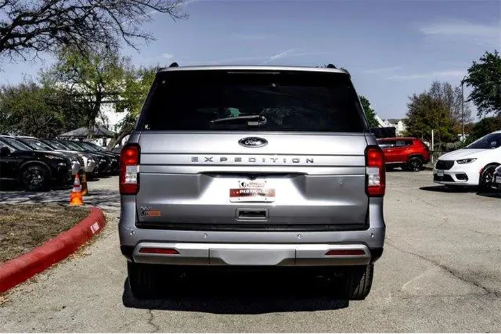 $37599 : Ford Expedition 2024 4x2 XLT image 6