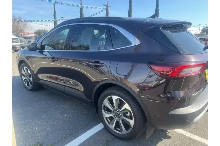 $28988 : Ford Escape Hybrid 2023 Plat image 9