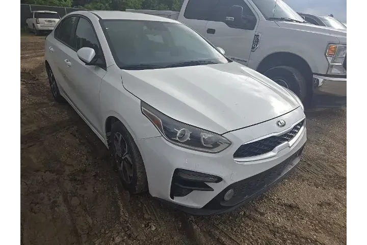 $13024 : Kia Forte 2021 FE 4dr Sedan image 4