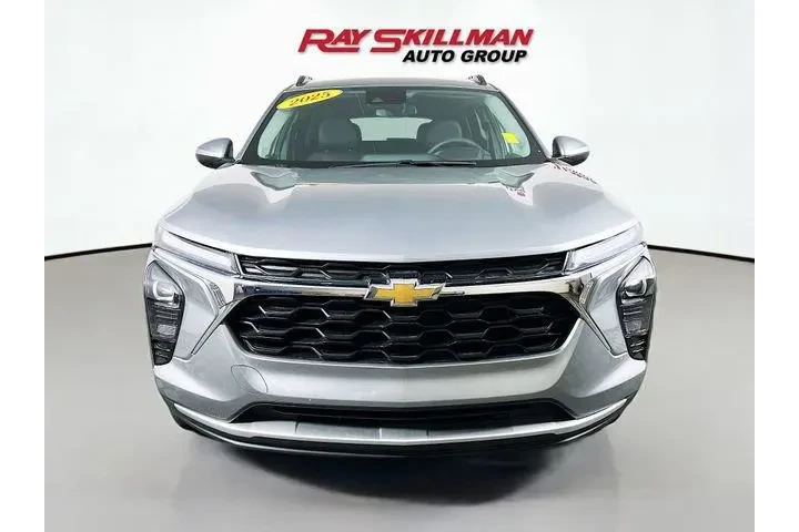 $24975 : Chevrolet Trax 2025 LT 4dr C image 2