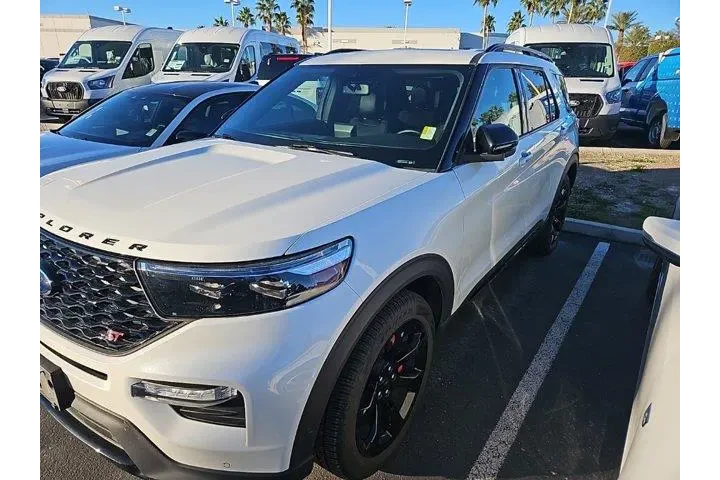 $29440 : Ford Explorer 2020 AWD ST 4d image 1