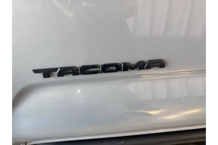 $28999 : Toyota Tacoma 2021 4x2 SR5 4 image 10