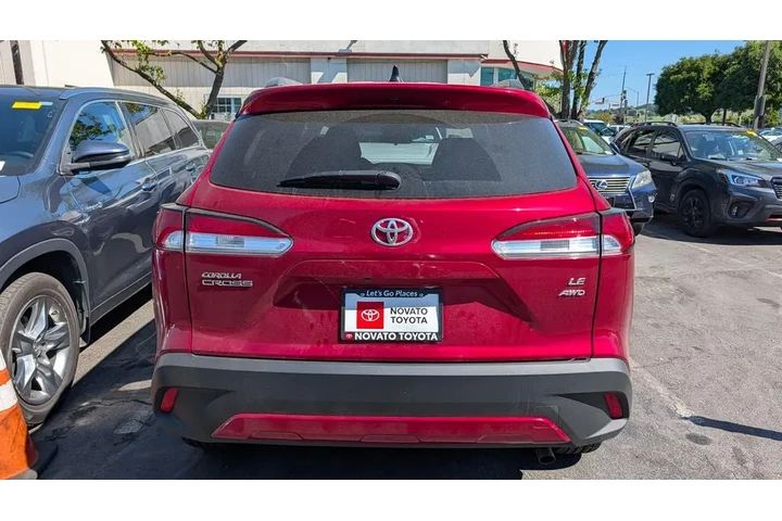 $27990 : 2025 Corolla Cross LE image 4