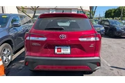 $27990 : 2025 Corolla Cross LE thumbnail