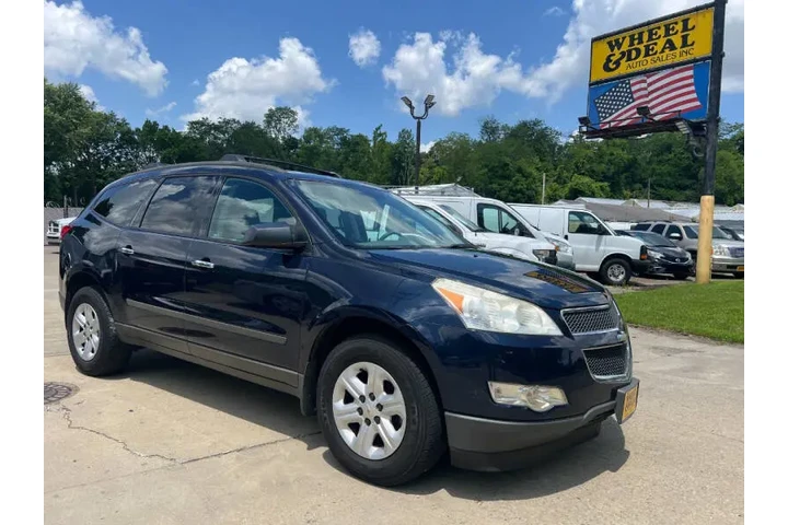$5995 : 2011 Traverse LS image 3