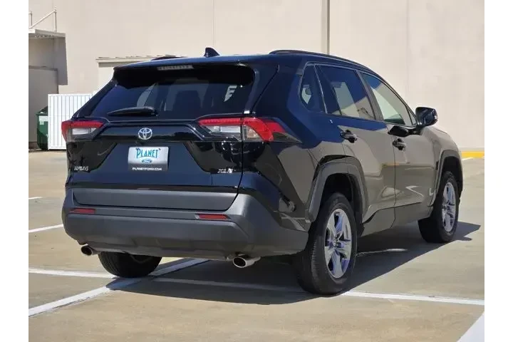 $26490 : Toyota RAV4 2024 XLE 4dr SUV image 5