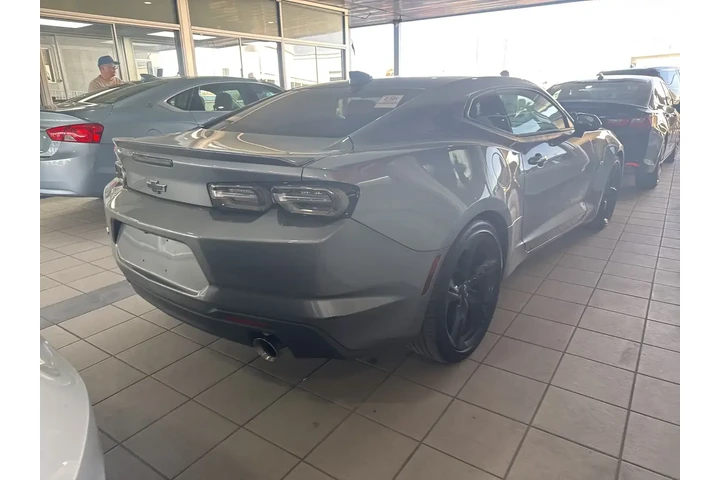 $23185 : Chevrolet Camaro 2020 LT 2dr image 5