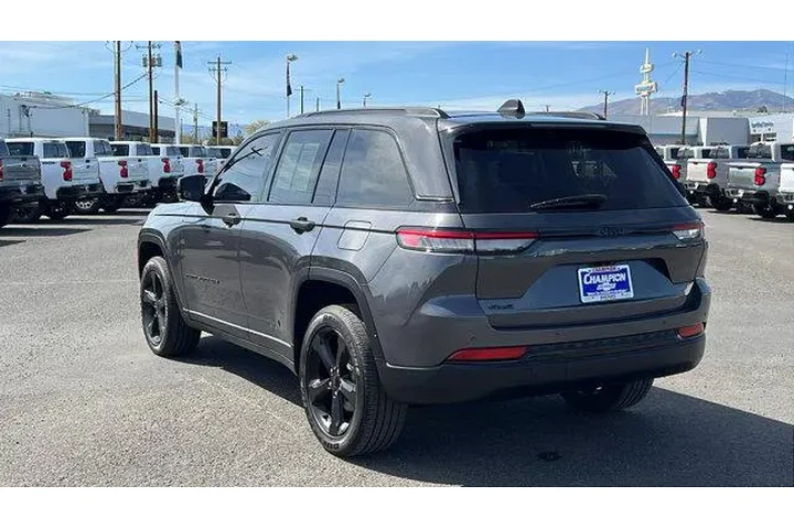 $39984 : Jeep Grand Cherokee 2023 4x4 image 7