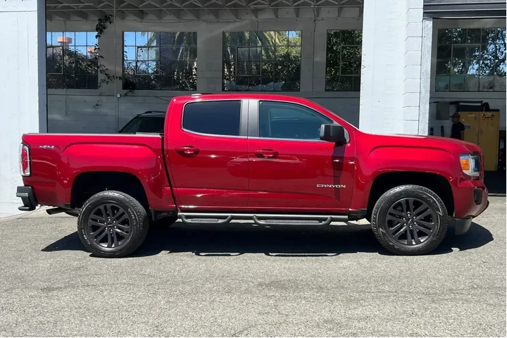 $28900 : GMC Canyon 2019 4x4 SLE 4dr image 3