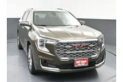 $30591 : GMC Terrain 2023 AWD Denali thumbnail