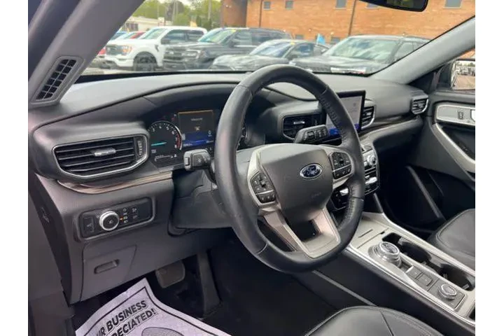 $27785 : Ford Explorer 2022 AWD Limit image 8
