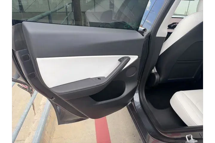 $33000 : Tesla Model Y 2022 AWD Perfo image 6