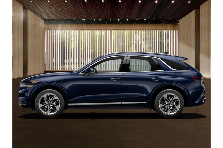 $37983 : Genesis GV70 2023 AWD 2.5T S image 2