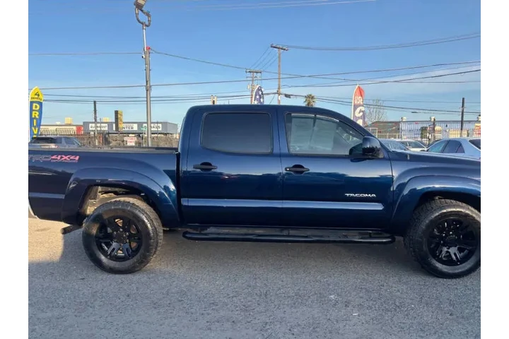 $14999 : 2005 Tacoma V6 image 7