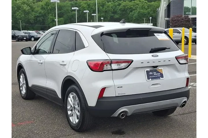 $23398 : Ford Escape 2022 SE 4dr SUV image 4