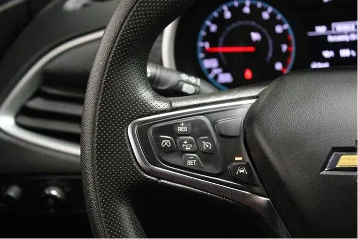 $19988 : Chevrolet Malibu 2023 LT 4dr image 9