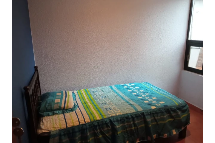 $2500 : Se rentan cuartos solo mujeres image 10