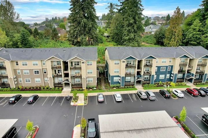 $1300 : Spacious 1BR 1BA 1300 image 2