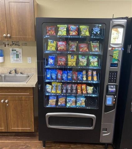 $950 : /vending machine for sale. image 1