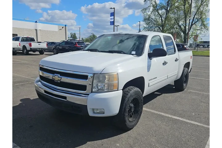 $14000 : Chevrolet Silverado 1500 201 image 1