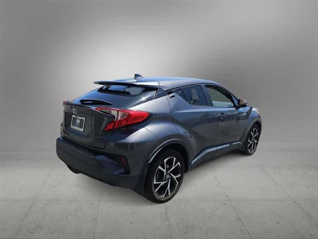 $16500 : Pre-Owned 2018 Toyota C-HR XLE image 5