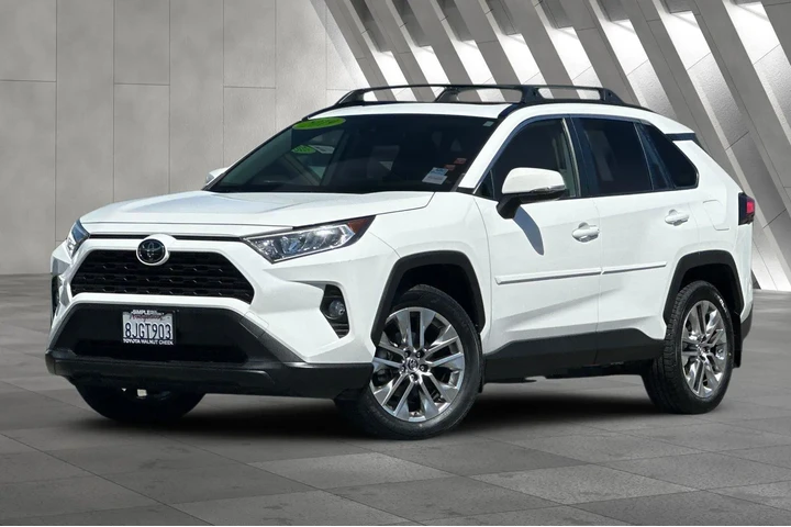 $29500 : Toyota RAV4 2019 AWD XLE Pre image 2